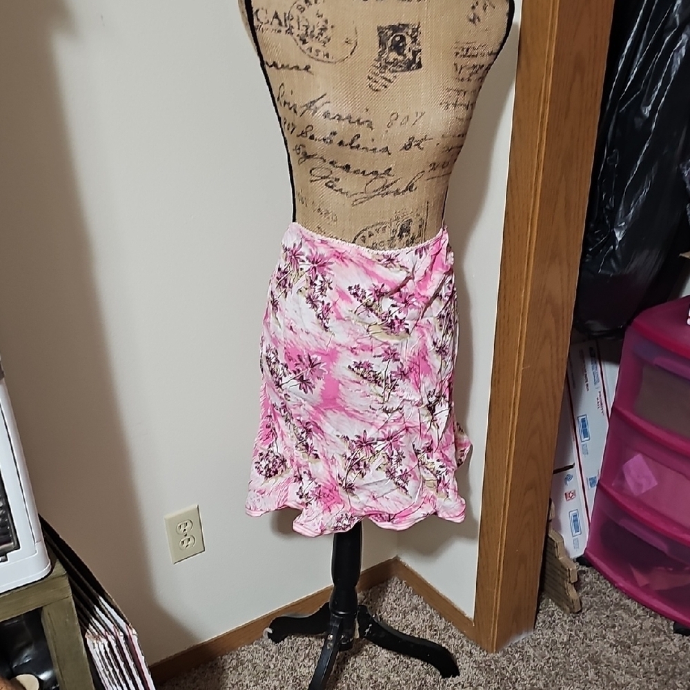 Old Navy Pink Hawiian Pattern Skirt. Plus Size 20.